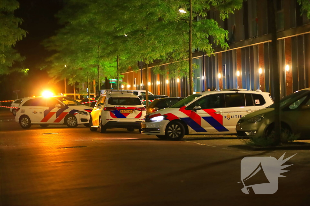 Schietincident laat kogelinslagen achter op flatgebouw
