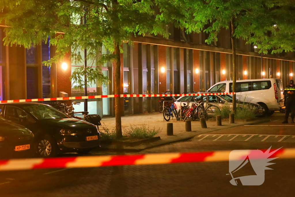 Schietincident laat kogelinslagen achter op flatgebouw