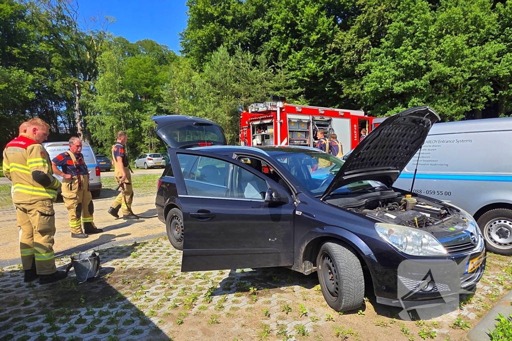 Autobrand door oververhitte powerbank