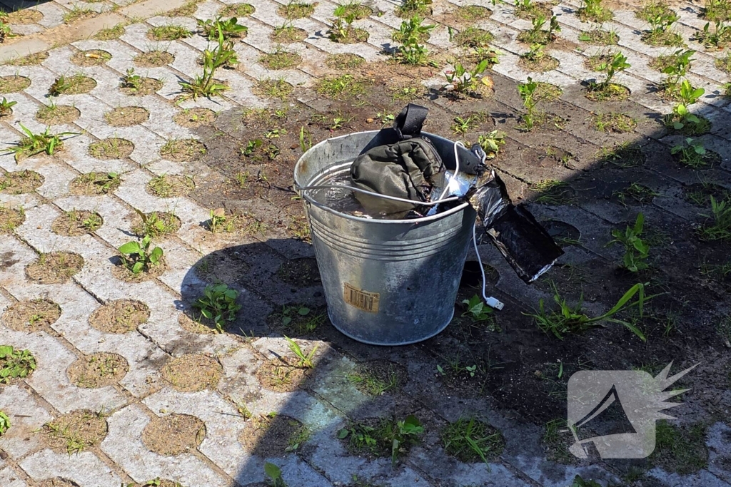 Autobrand door oververhitte powerbank