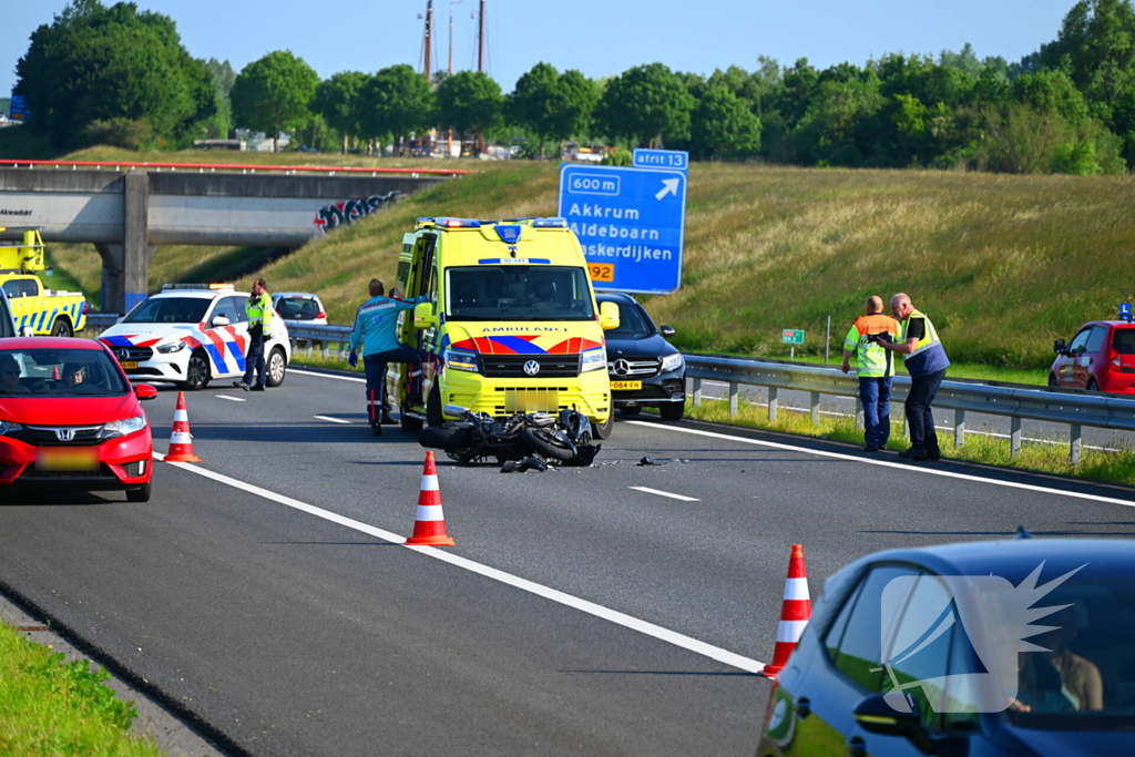 Motorrijder gewond na crash