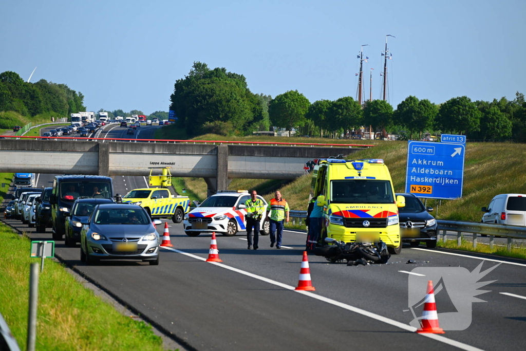 Motorrijder gewond na crash