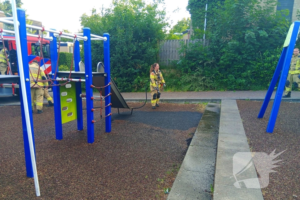 Speeltuin in vlammen door jeugd