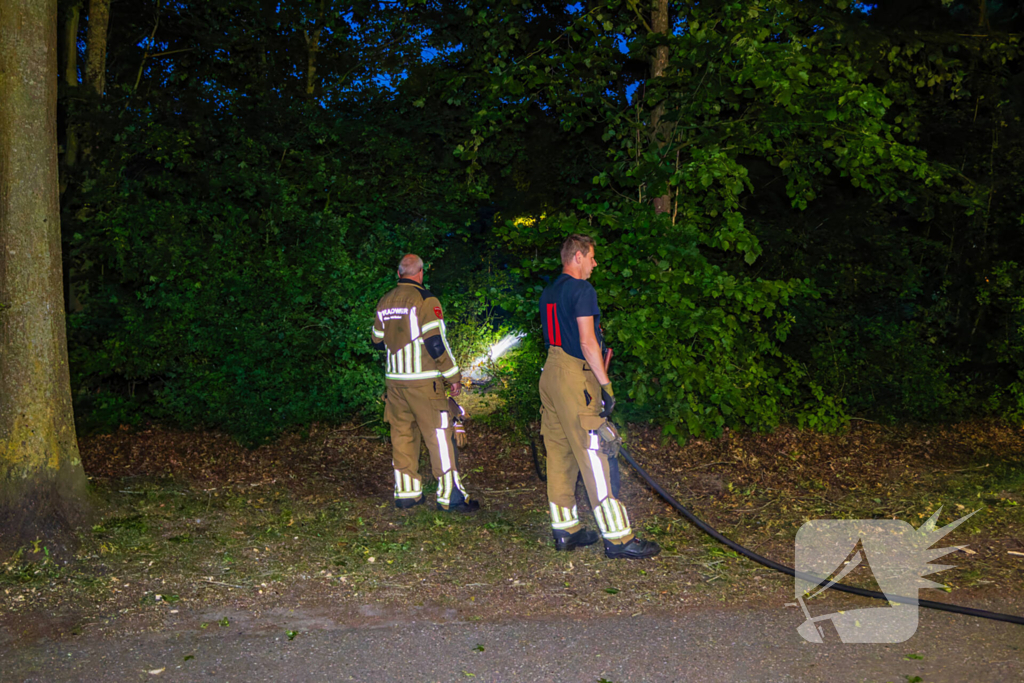 Fatbikers steken buitenbrand aan en ontsnappen