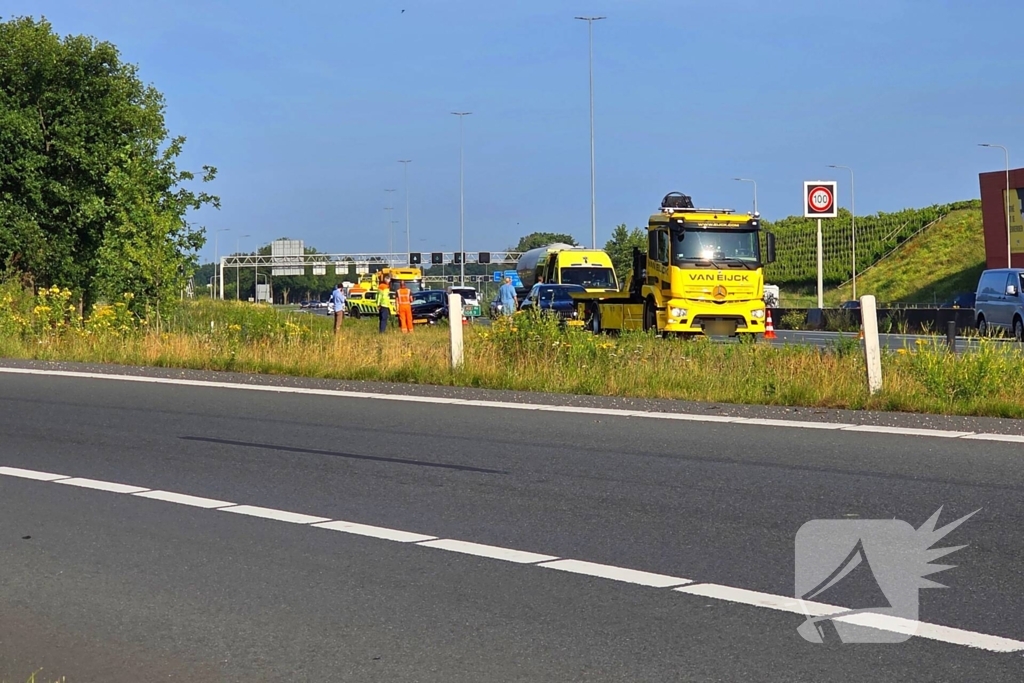 Ongeval met gewonde leidt tot afsluiting rijbaan