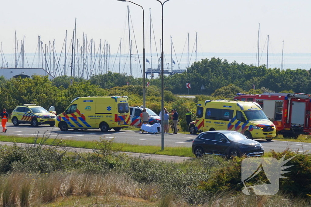 Auto belandt in bosjes na ongeval