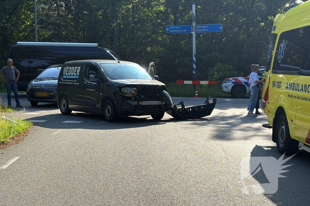 Scooterrijder naar ziekenhuis na ongeval