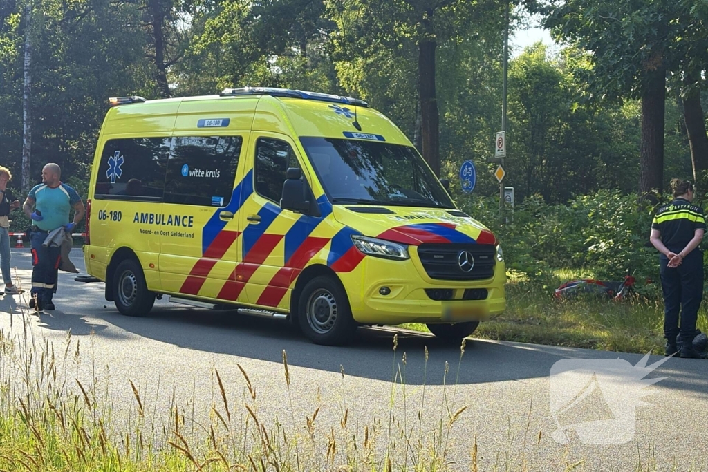 Scooterrijder naar ziekenhuis na ongeval