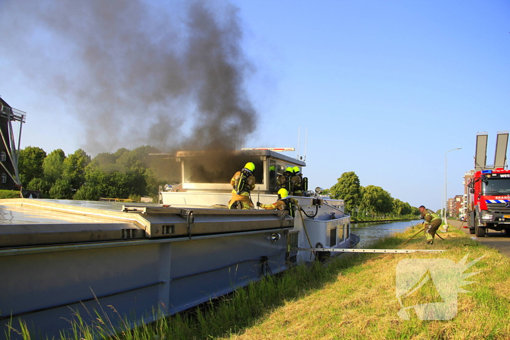 Flinke rookontwikkeling bij brand in schip