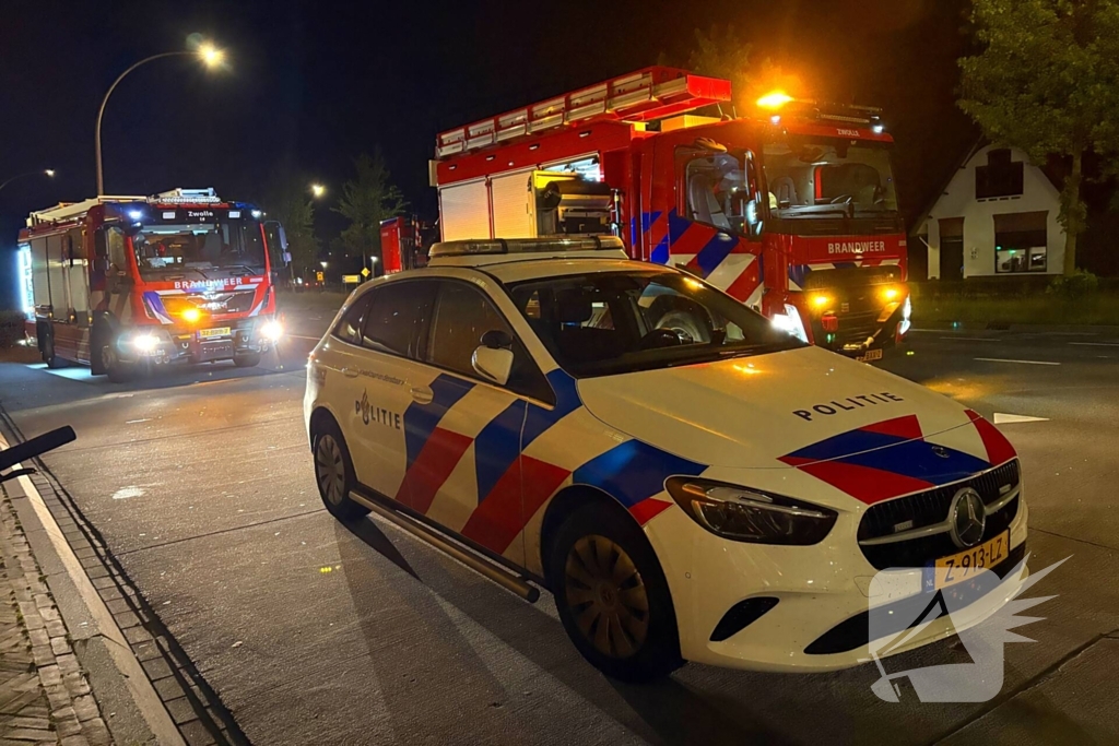 Brandweer haalt stinkende BMW X5 uit parkeergarage