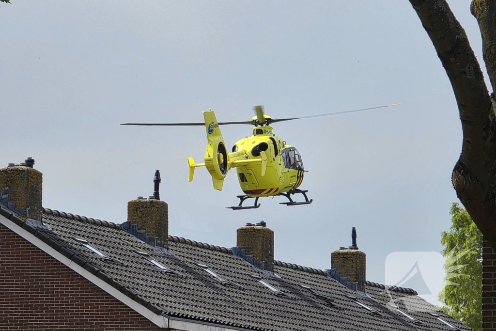 Glazenwasser valt van dakrand