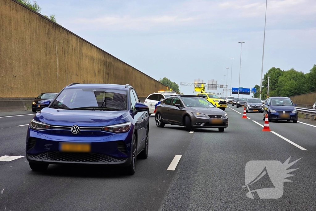 Motorrijder gewond bij ongeval, snelweg deels dicht