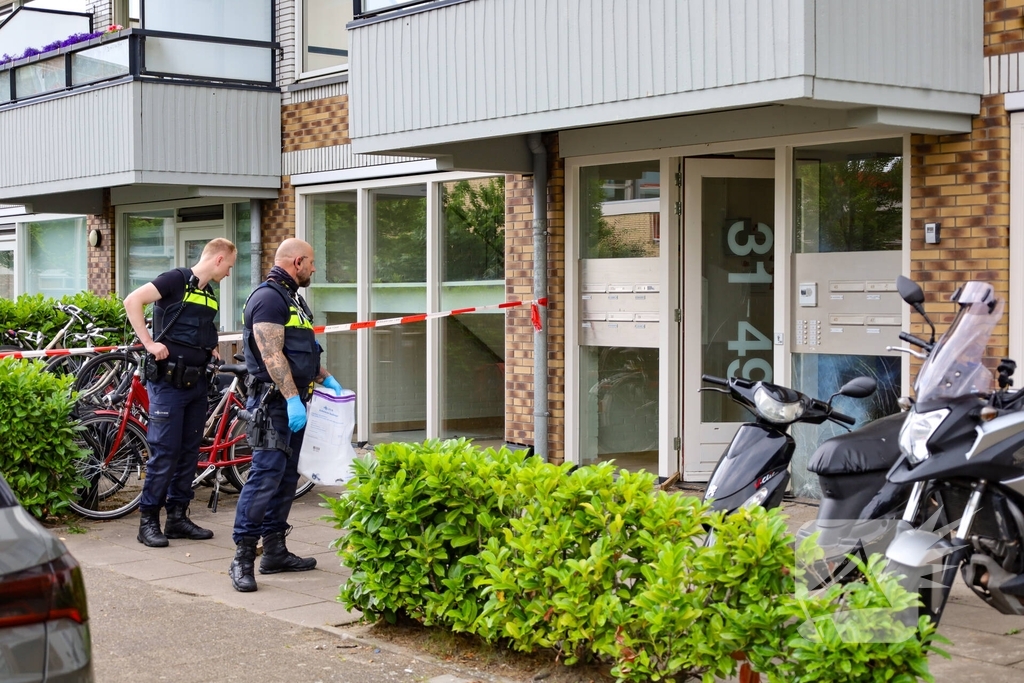 Explosie bij appartementencomplex zorgt voor grote zoekactie