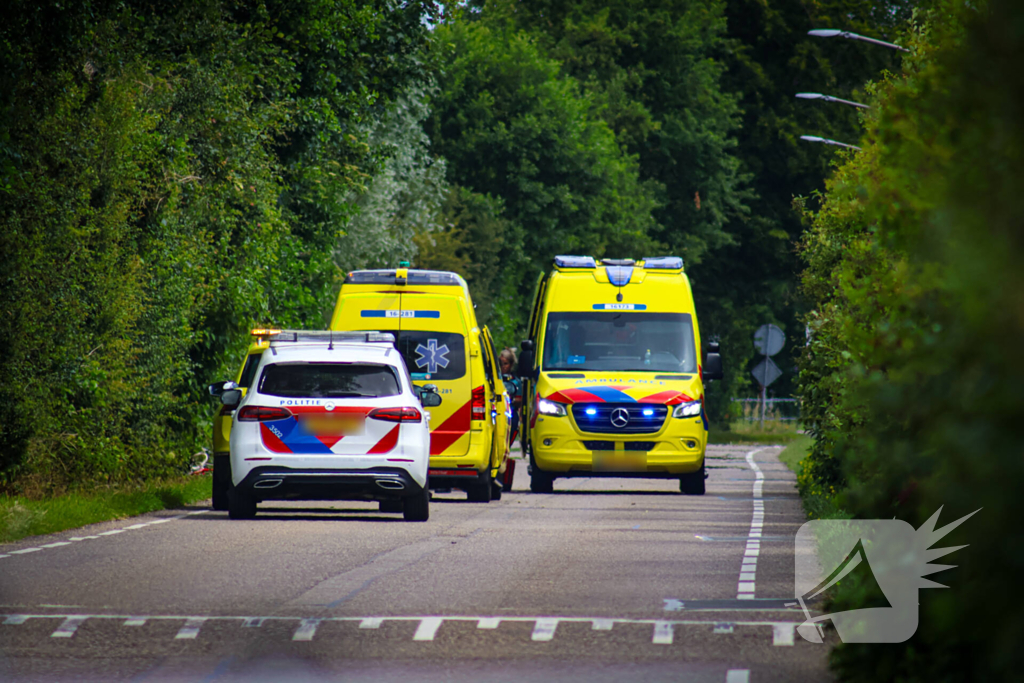 Wielrenner zwaargewond na val, politie doet onderzoek