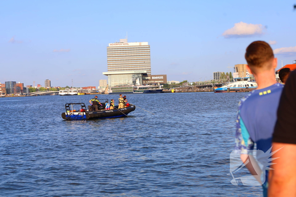 Zoekactie naar persoon te water in de hoofdstad