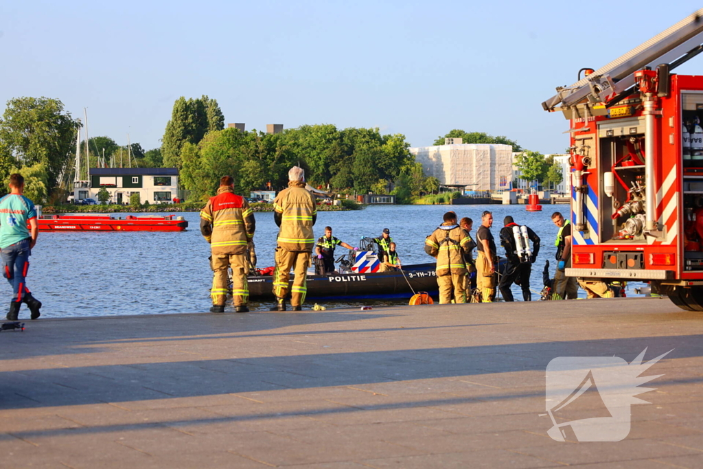 Zoekactie naar persoon te water in de hoofdstad
