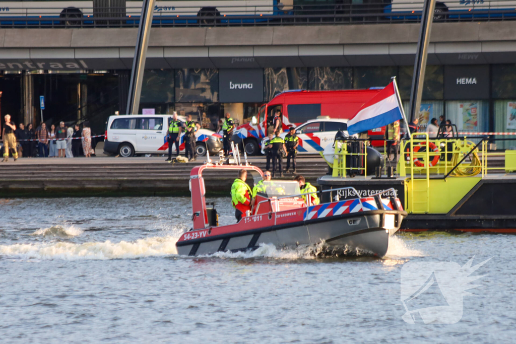 Zoekactie naar persoon te water in de hoofdstad