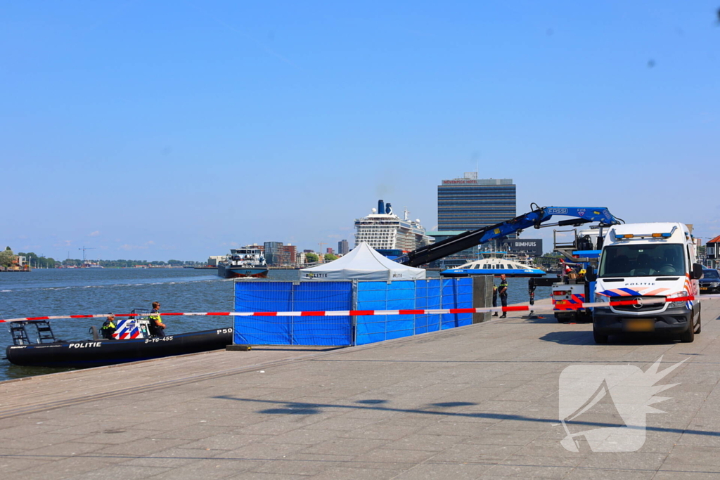 Overleden persoon gevonden in het IJ