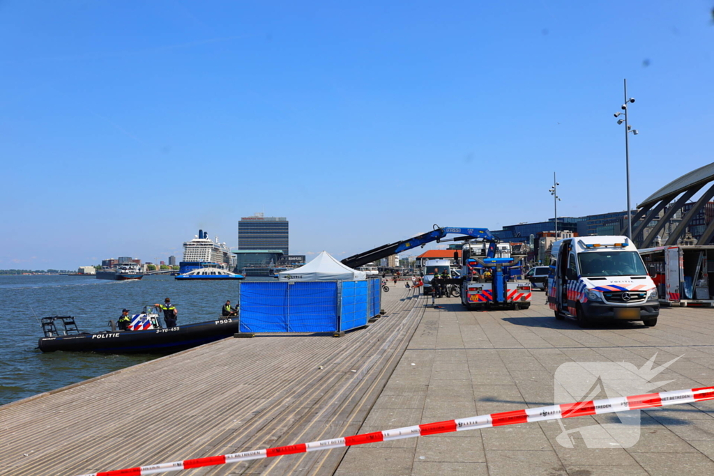 Overleden persoon gevonden in het IJ