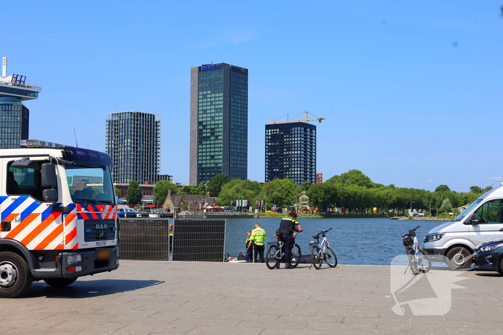 Overleden persoon gevonden in het IJ