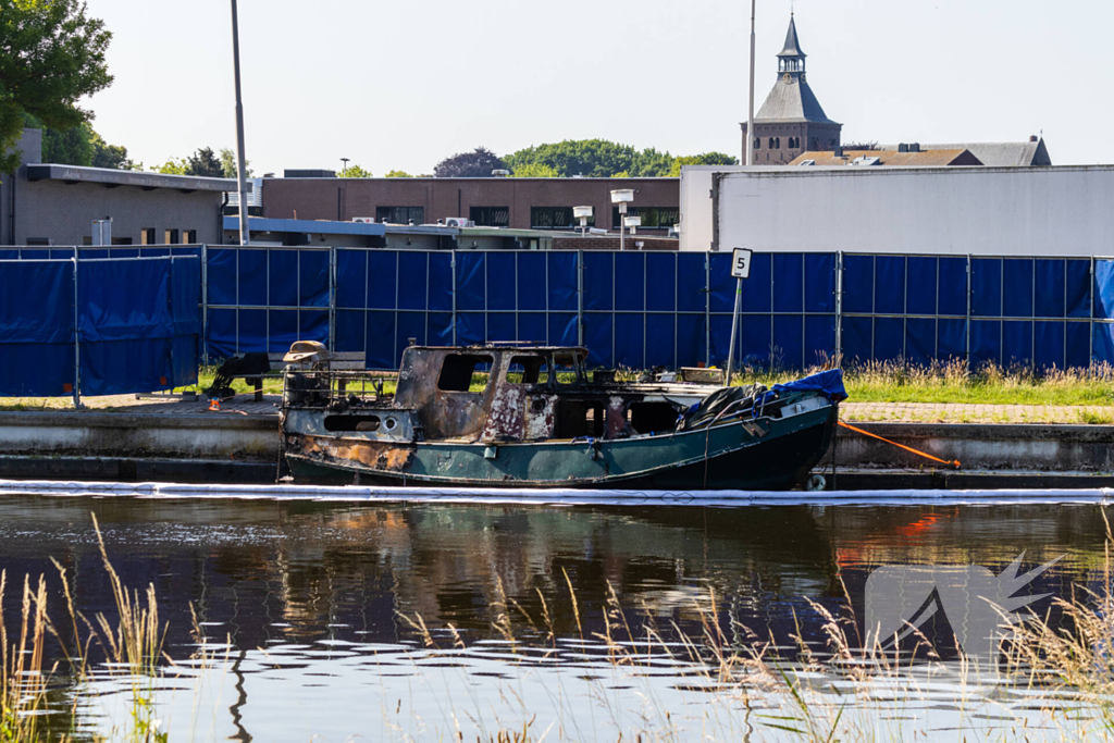 Dode bij brand op woonboot