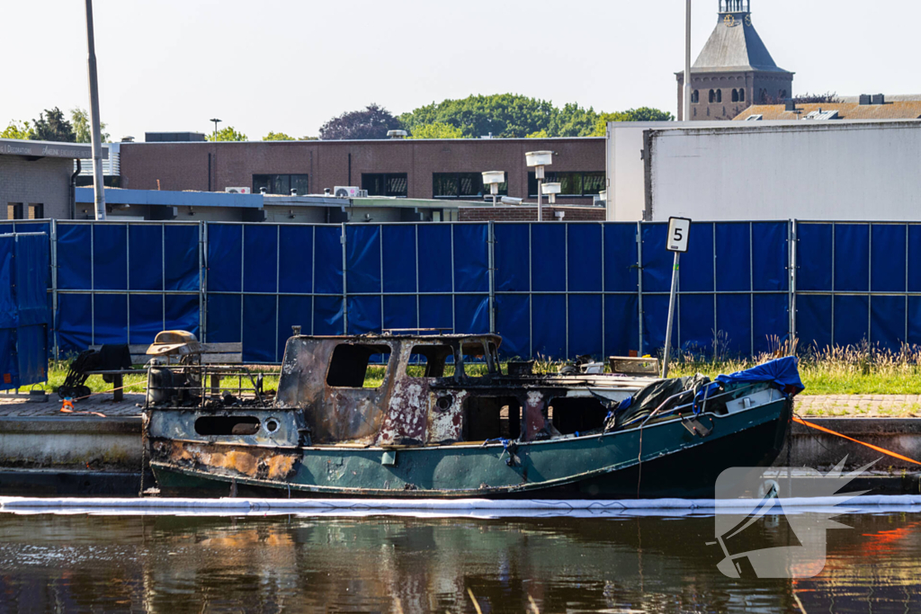 Dode bij brand op woonboot