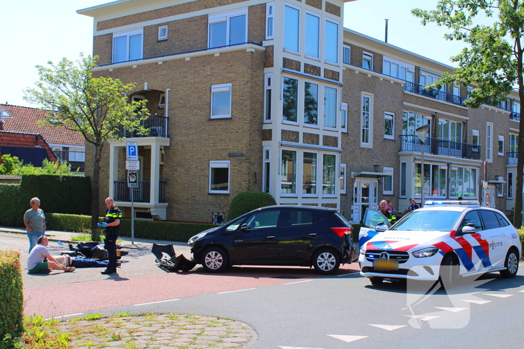 Scooterrijder over het hoofd gezien