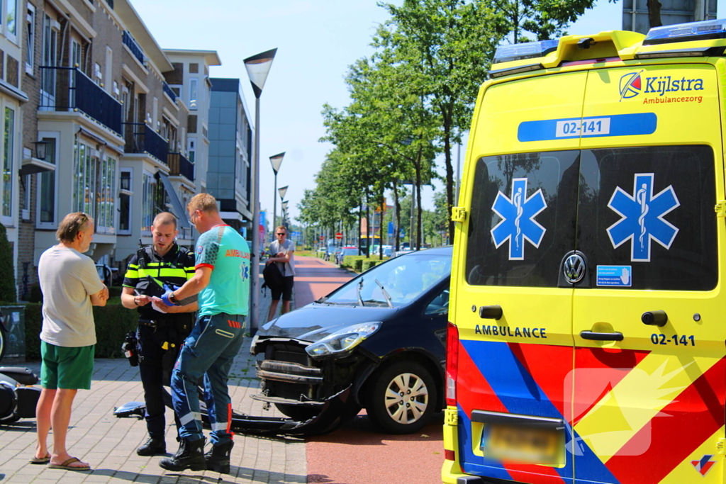 Scooterrijder over het hoofd gezien