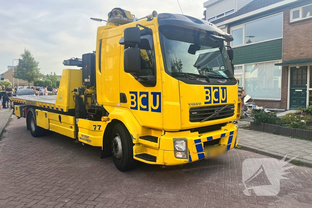 Auto belandt op de kop bij ongeval