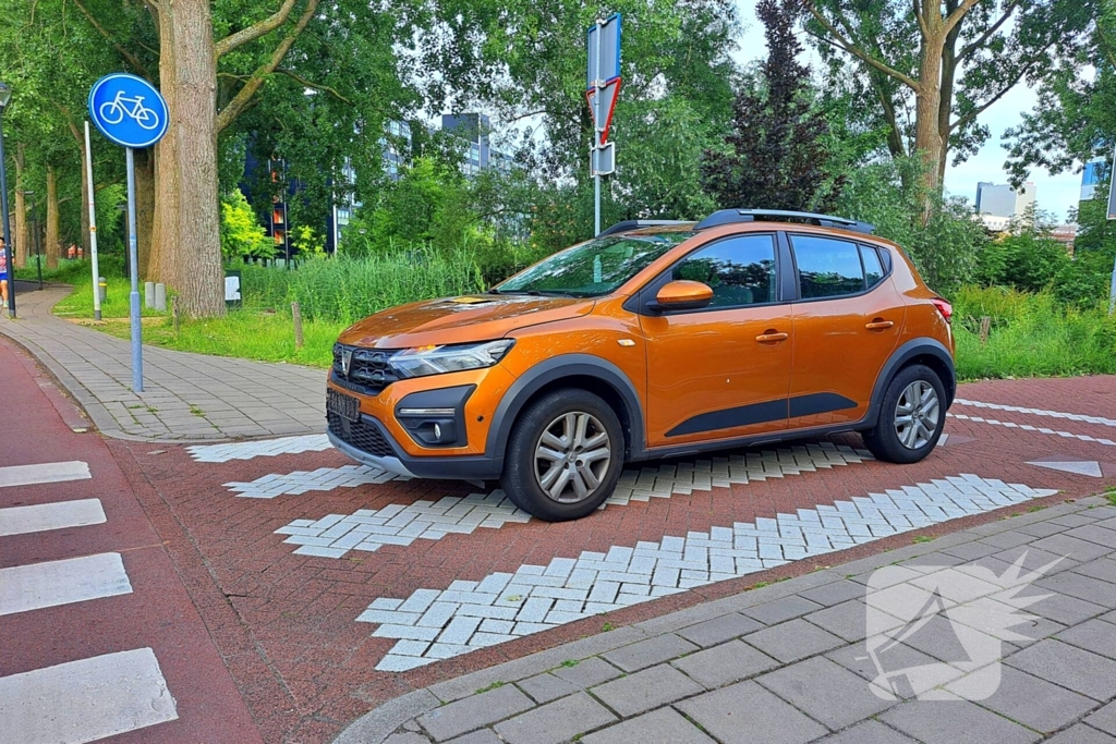 Scooterrijder gewond bij aanrijding met auto