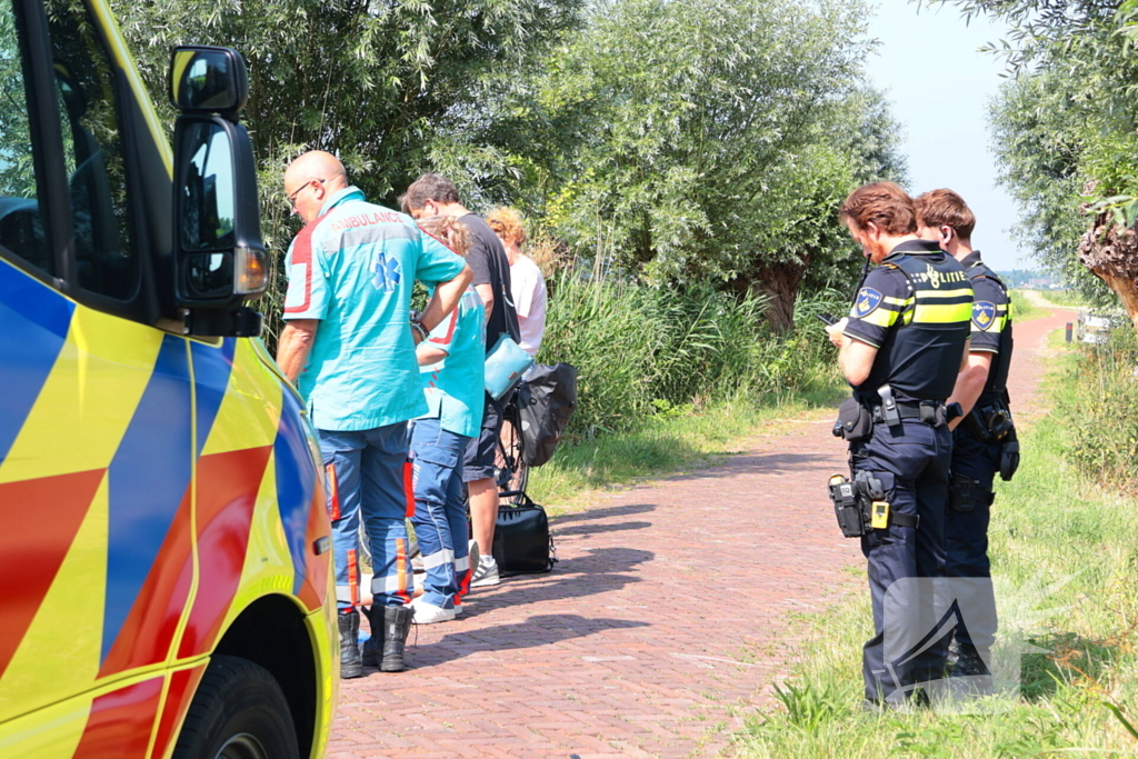 Fietser hard ten val op fietspad