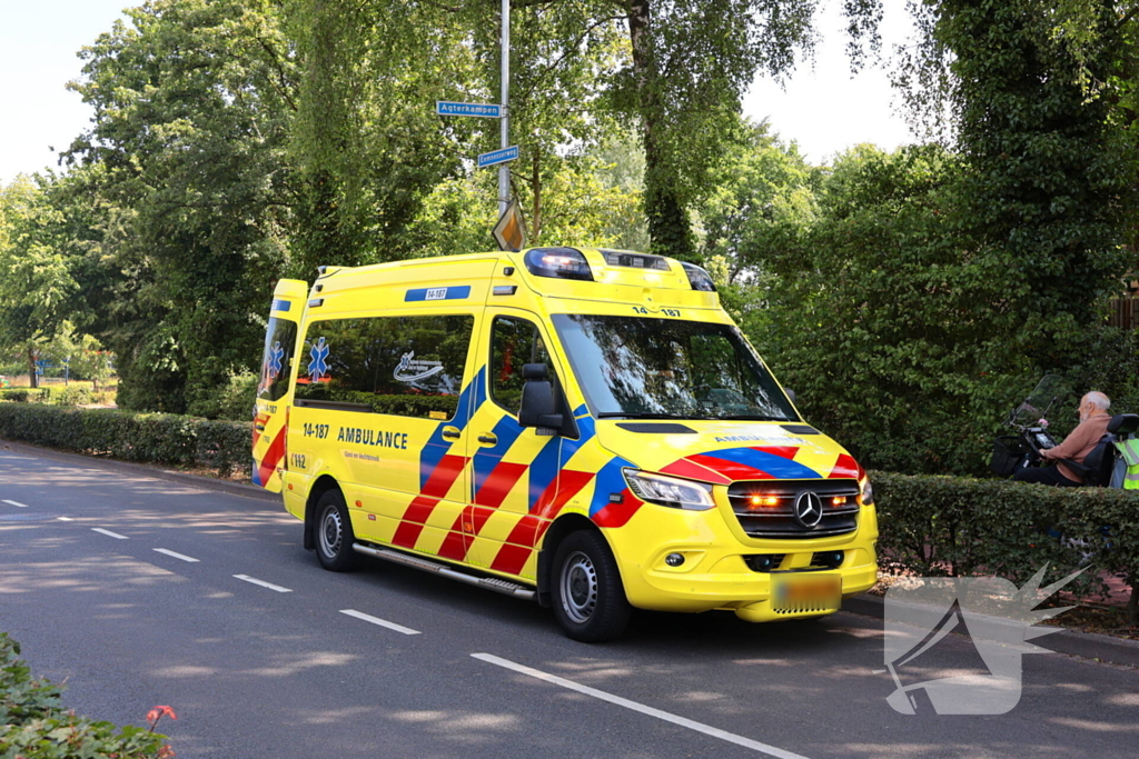 Oudere vrouw raakt gewond na val met rollator