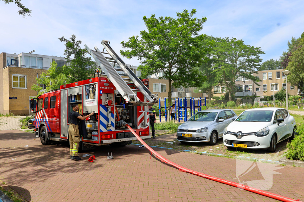 Woningbrand snel geblust met ambulance inzet