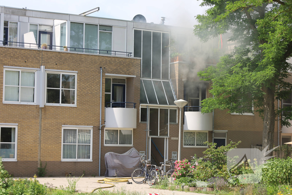Woningbrand snel geblust met ambulance inzet