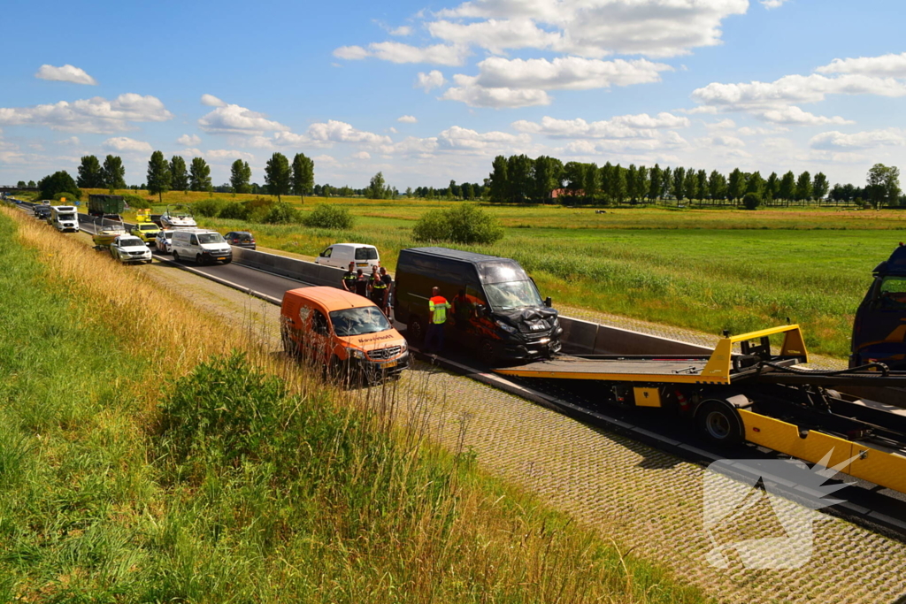 Kop-staartbotsing met Bestelbussen