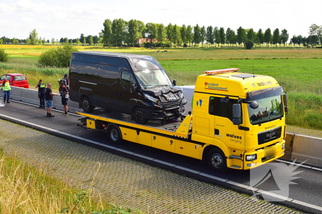 Kop-staartbotsing met Bestelbussen