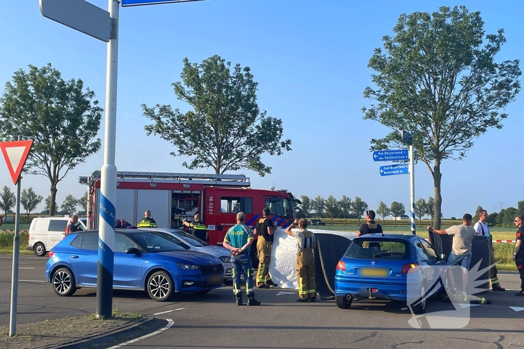 22-jarige motorrijder overleden, 17-jarige automobilist en moeder aangehouden