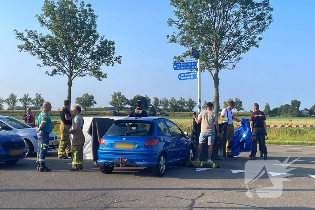 22-jarige motorrijder overleden, 17-jarige automobilist en moeder aangehouden
