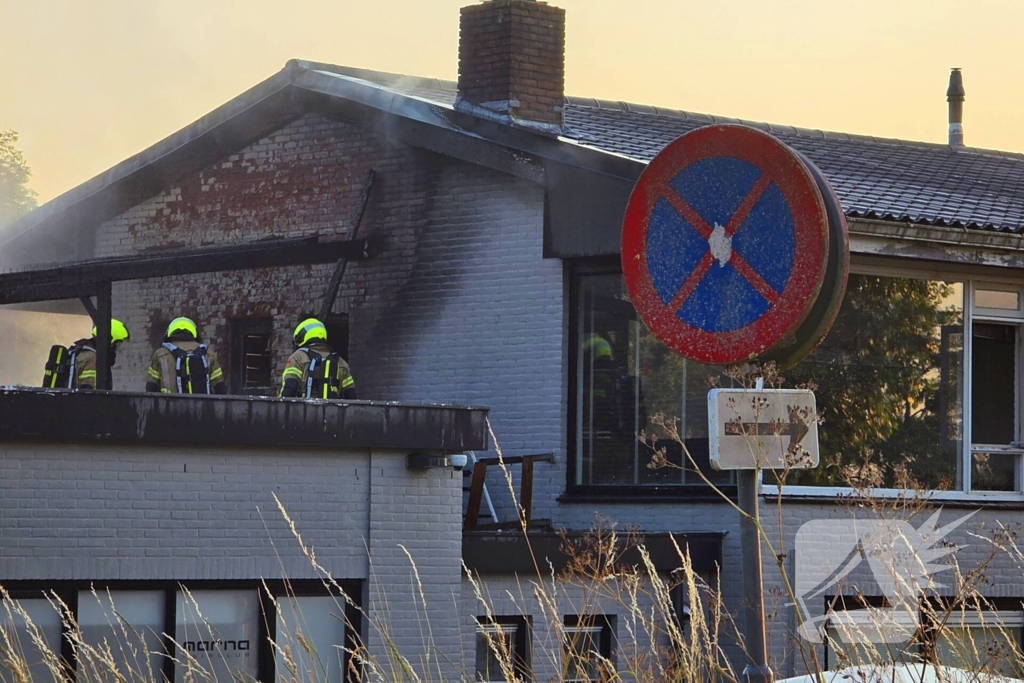 Uitslaande brand in winkelpand