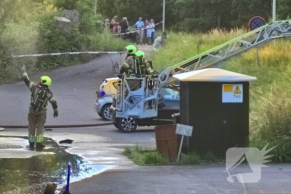 Uitslaande brand in winkelpand
