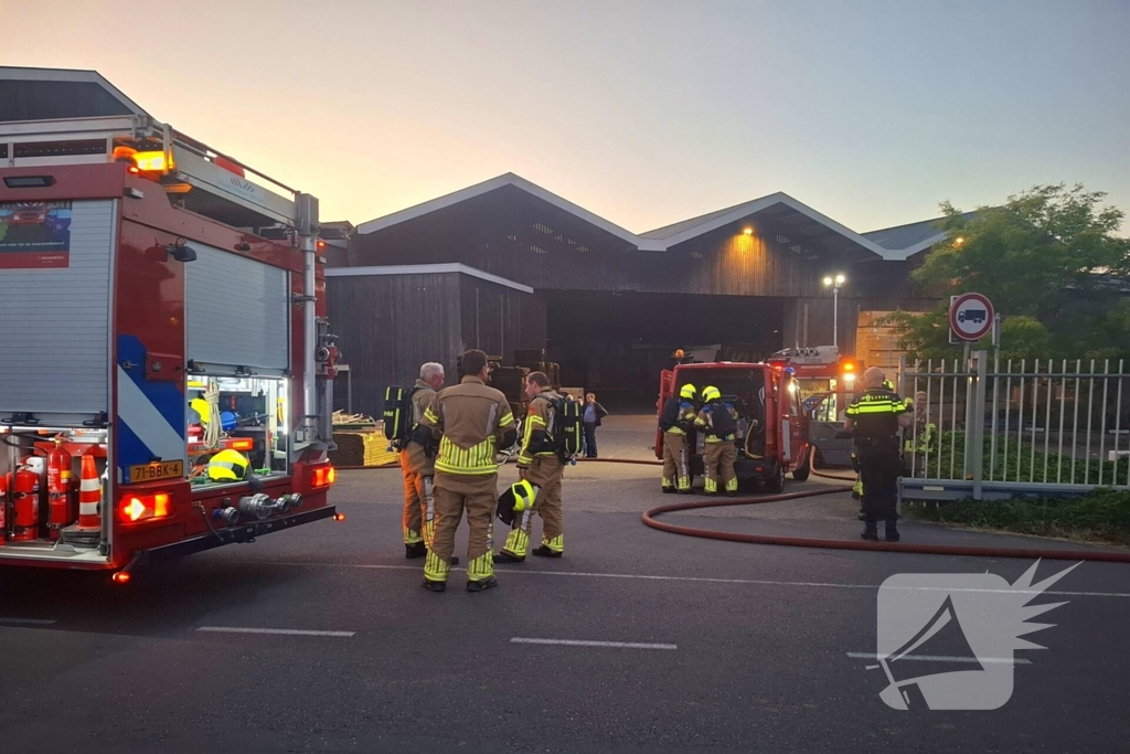 Machine in brand in houthandel