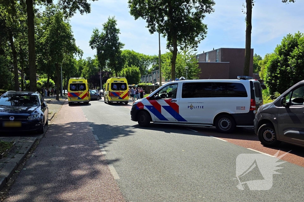 Frontale aanrijding leidt tot afsluiting van weg