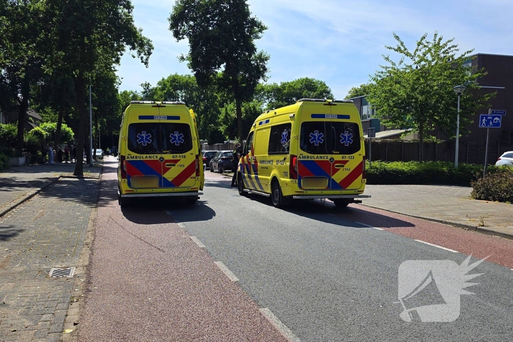 Frontale aanrijding leidt tot afsluiting van weg