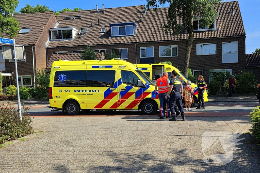 Frontale aanrijding leidt tot afsluiting van weg