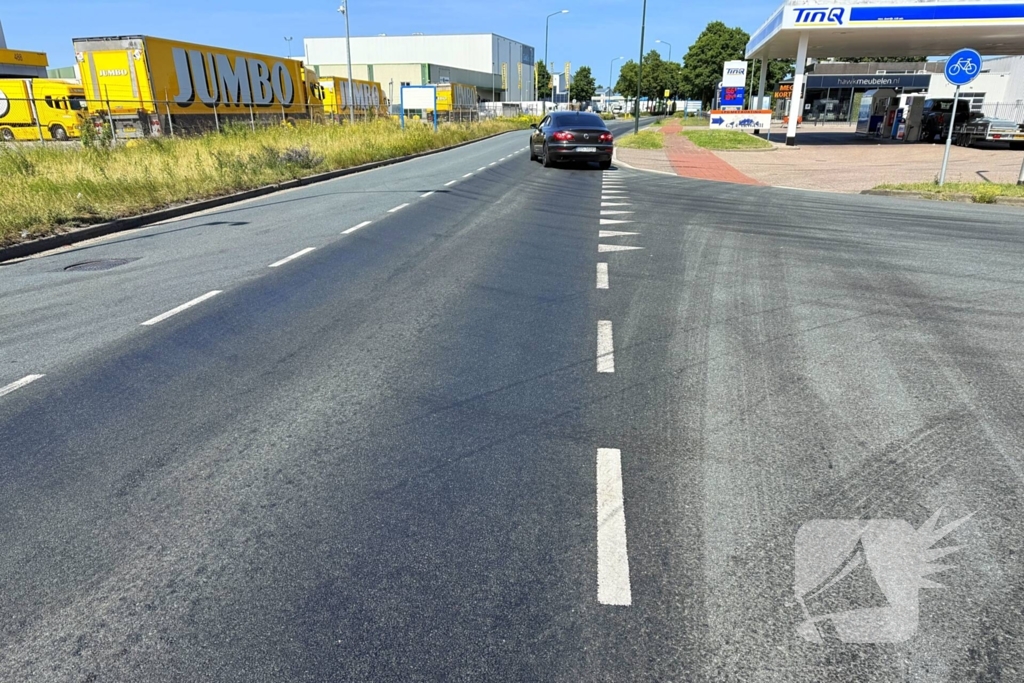 Vettige substantie leidt tot wegafsluiting