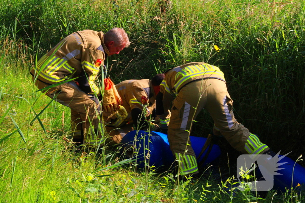 Brandweer onderzoekt gedumpte vaten