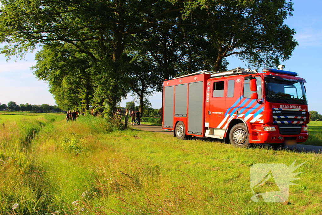Brandweer onderzoekt gedumpte vaten