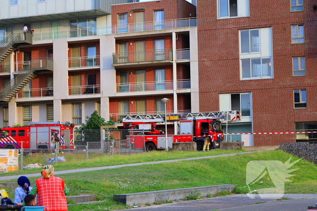 Woningbrand snel geblust, slachtoffer door rook onderzocht