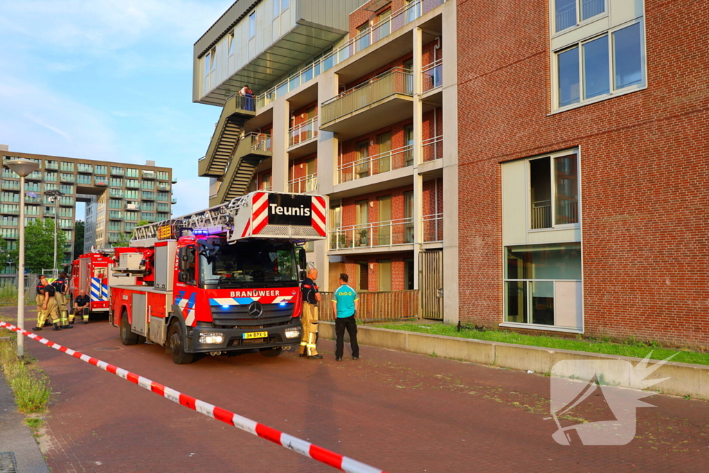 Woningbrand snel geblust, slachtoffer door rook onderzocht