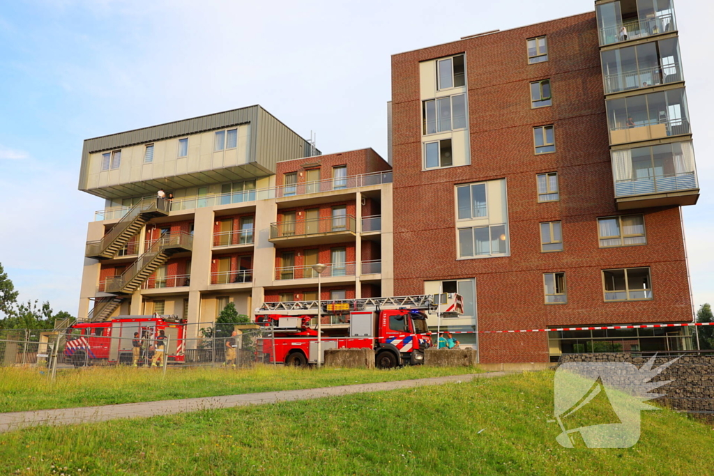 Woningbrand snel geblust, slachtoffer door rook onderzocht